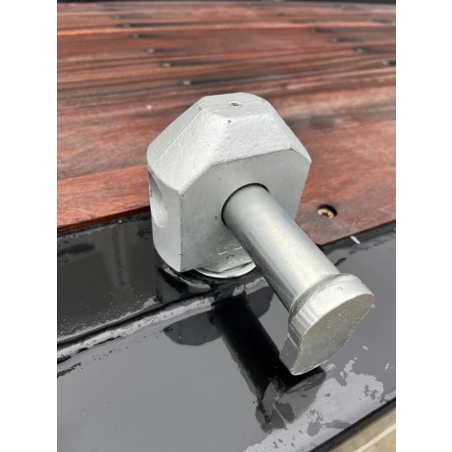 Laxo bolt for containerlås
