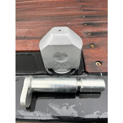 Laxo bolt for containerlås
